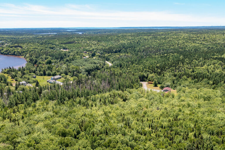 Properties in Cape Breton Island - www.goldenlakeestates.ca